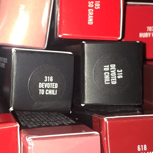 x1 MAC DEVOTED TO CHILI - POWDER KISS LIPSTICK - Picture 9 of 9